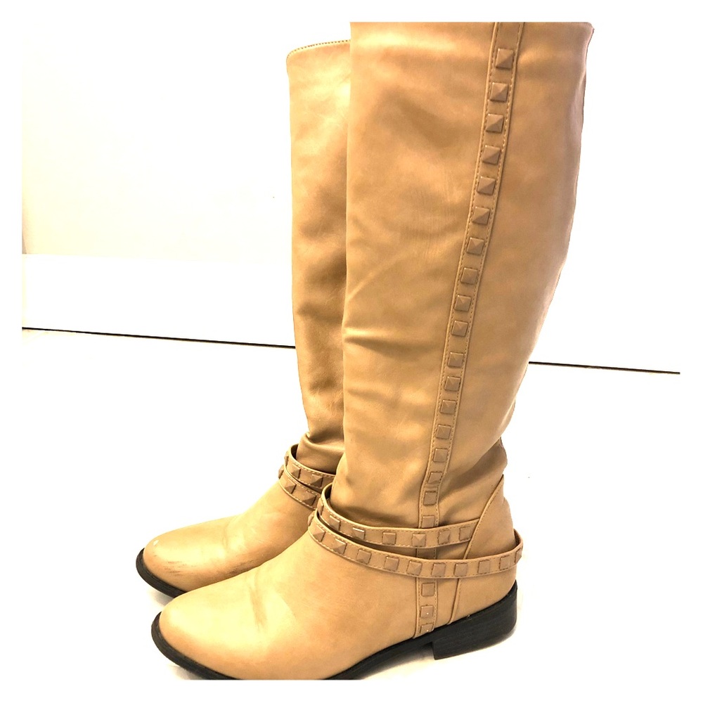 {Charlotte Russe} Tan Boots